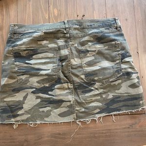 Camo moni skirt